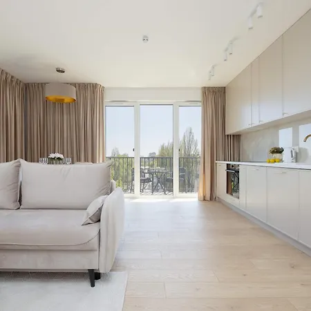 Апартаменты Air-conditioned With Parking And Balcony By Renters Варшава
