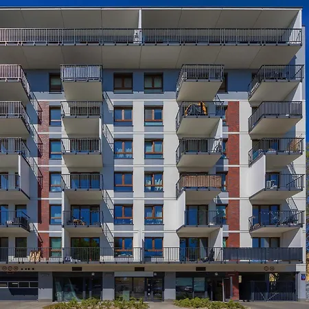 Air-conditioned With Parking And Balcony By Renters *